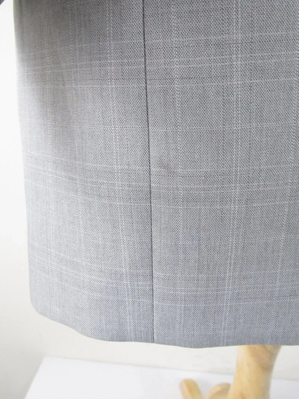 Saddlebred Mens Light Gray Plaid Two Button Suit Size 44R Pants 36 X 30